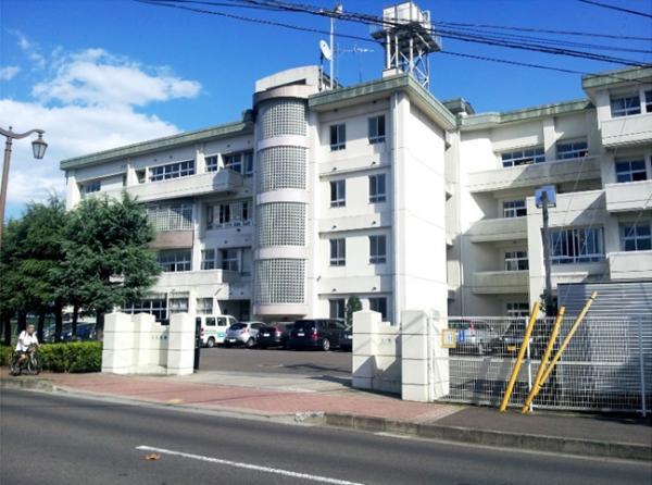 Junior high school. 600m up to junior high school