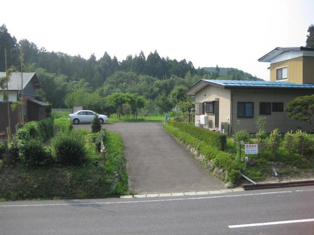 Other local. Local (August 2013) Shooting entrance ・ Parking Lot ・ South view