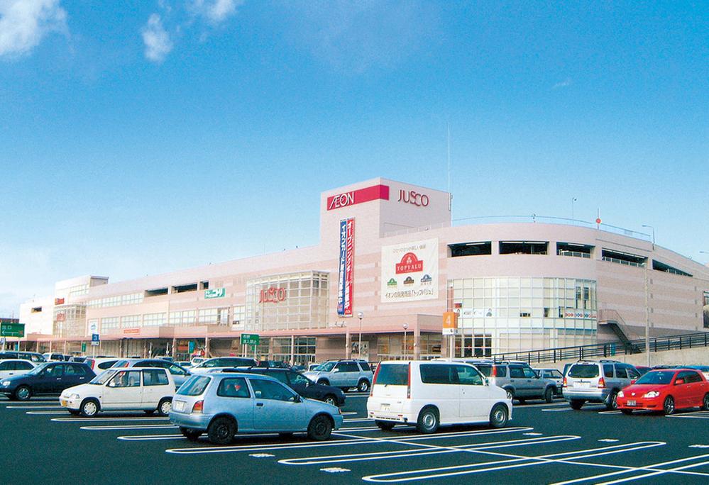 Shopping centre. Also features a movie theater in about 3 minutes of Aeon Mall Tomiya at 1900m car to Tomiya ion Mall