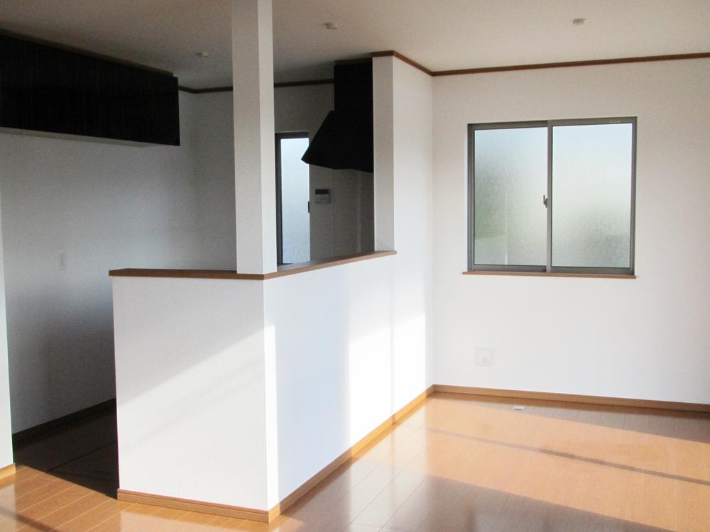 Same specifications photos (living)