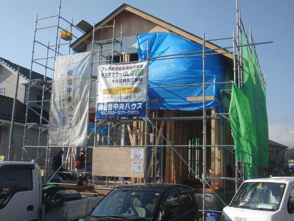 Local photos, including front road. Local (12 May 2013) Shooting