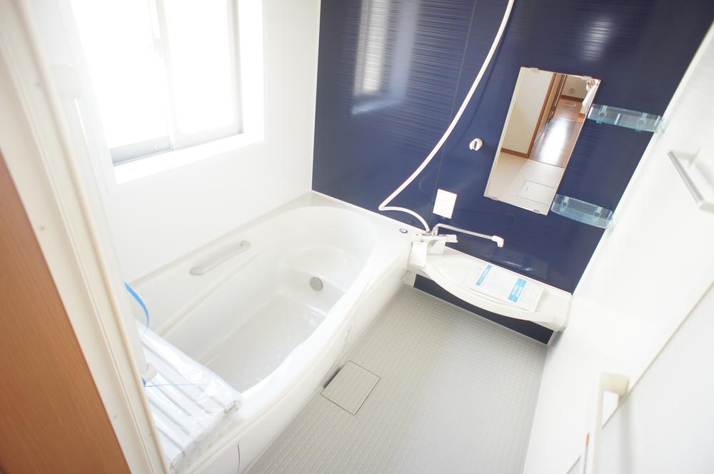 Same specifications photo (bathroom). The House manufacturer specification example