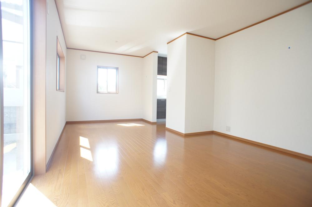 Living. The House manufacturer specification example