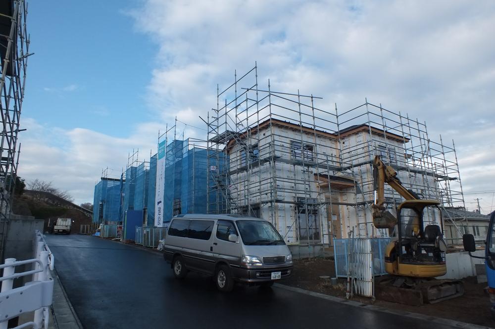 Local appearance photo. Local (12 May 2013) Shooting