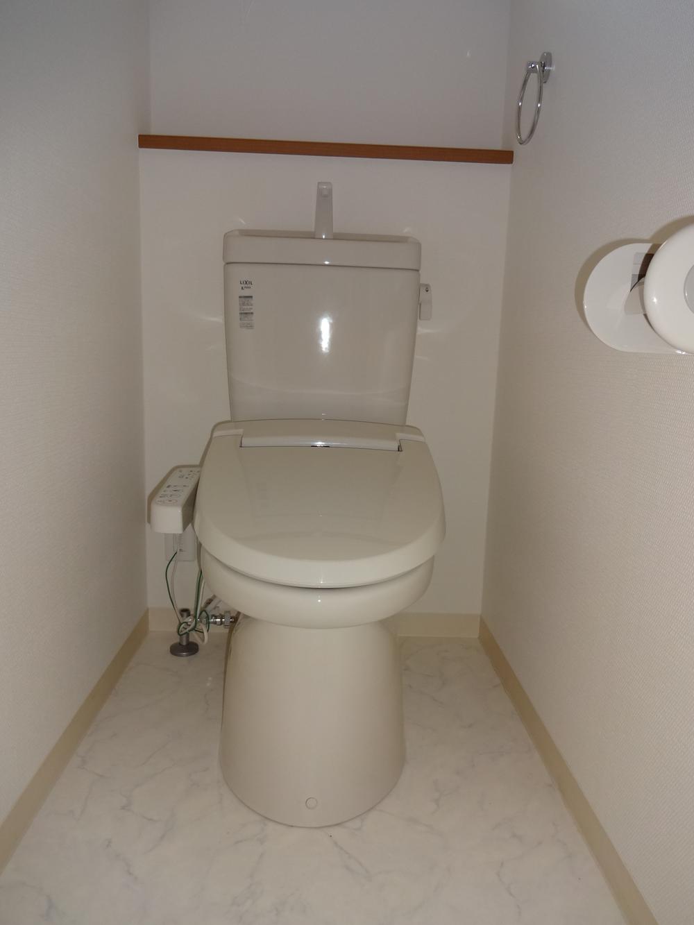 Toilet.  ■ toilet