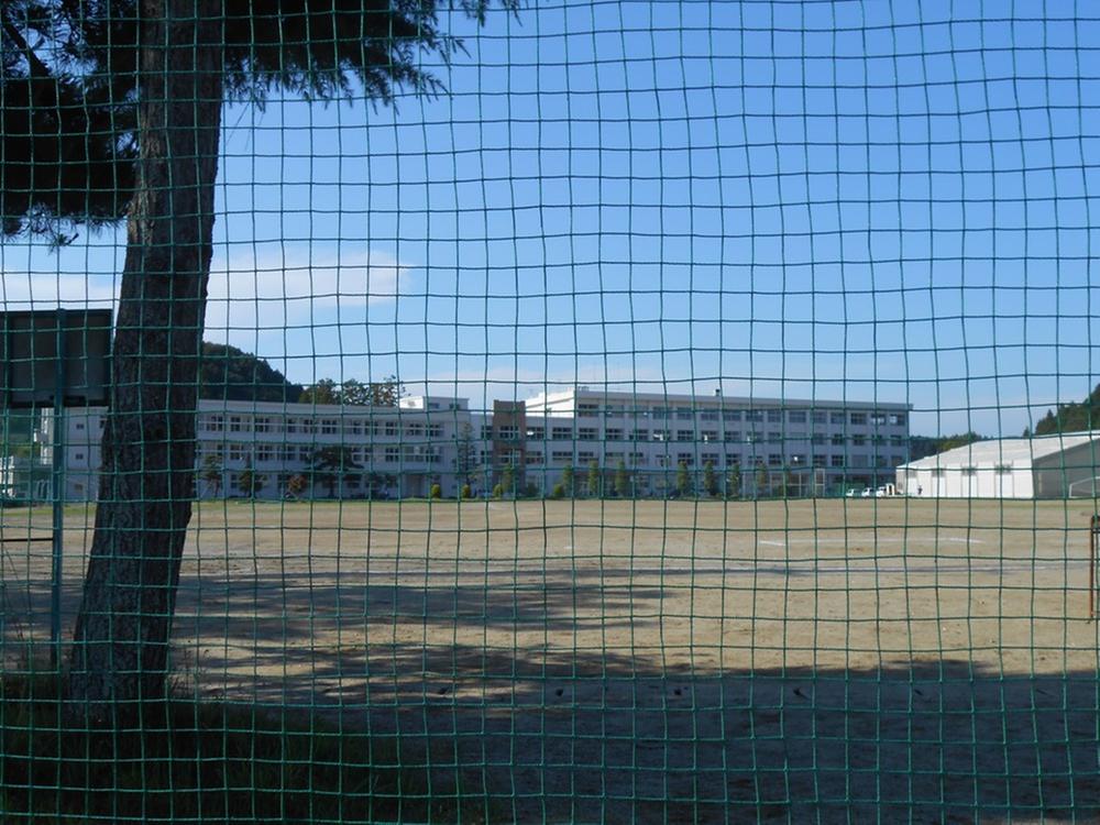 Junior high school. 520m to Matsushima-machi Tachimatsushima junior high school