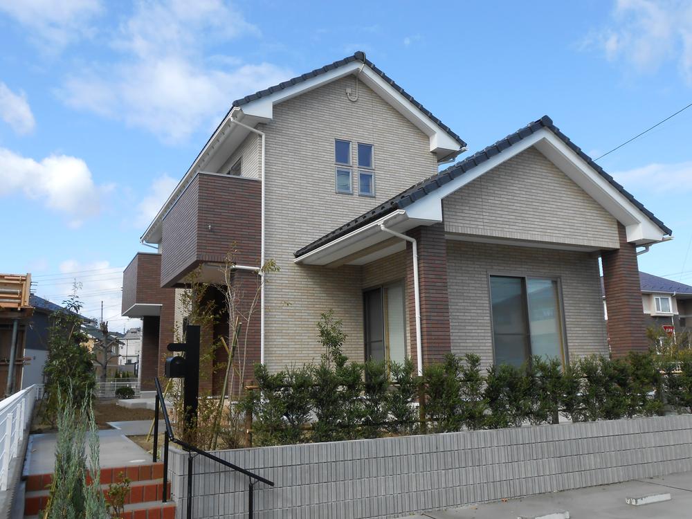 Local appearance photo. Local (10 May 2013) Shooting