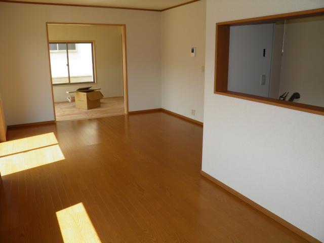 Same specifications photos (living). Same specifications