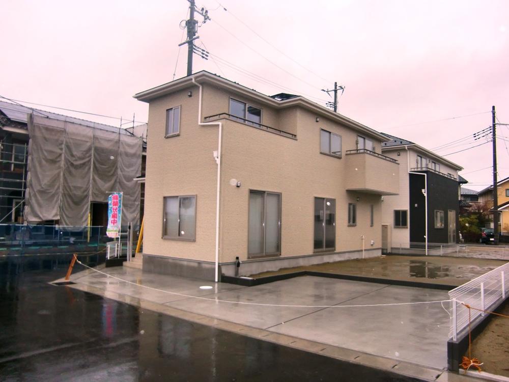 Local appearance photo. 2013 December shooting