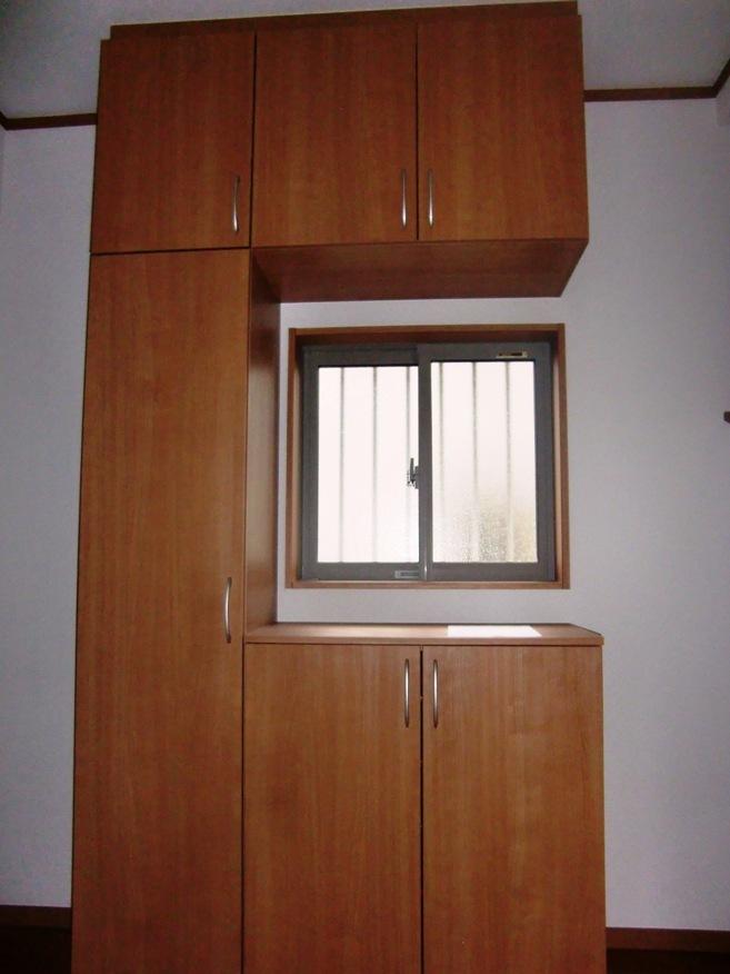 Entrance. Storage is also abundant