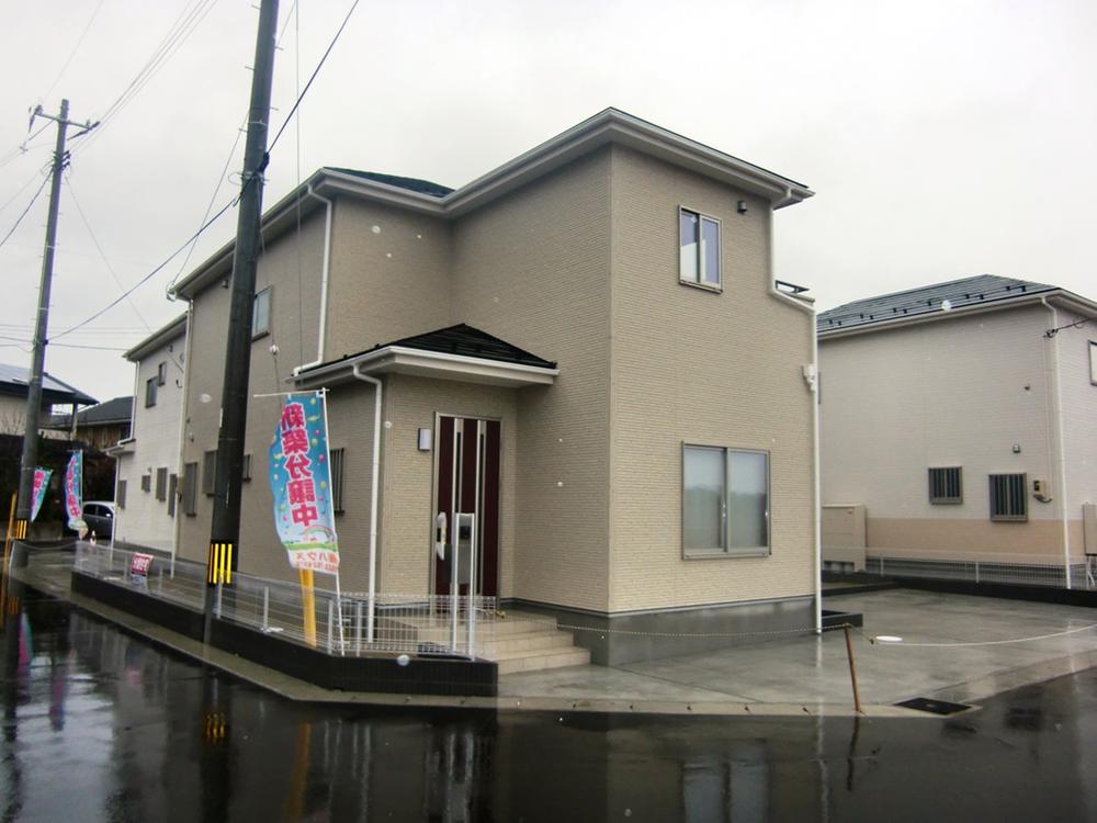 Local appearance photo. 2014 February is scheduled to be completed