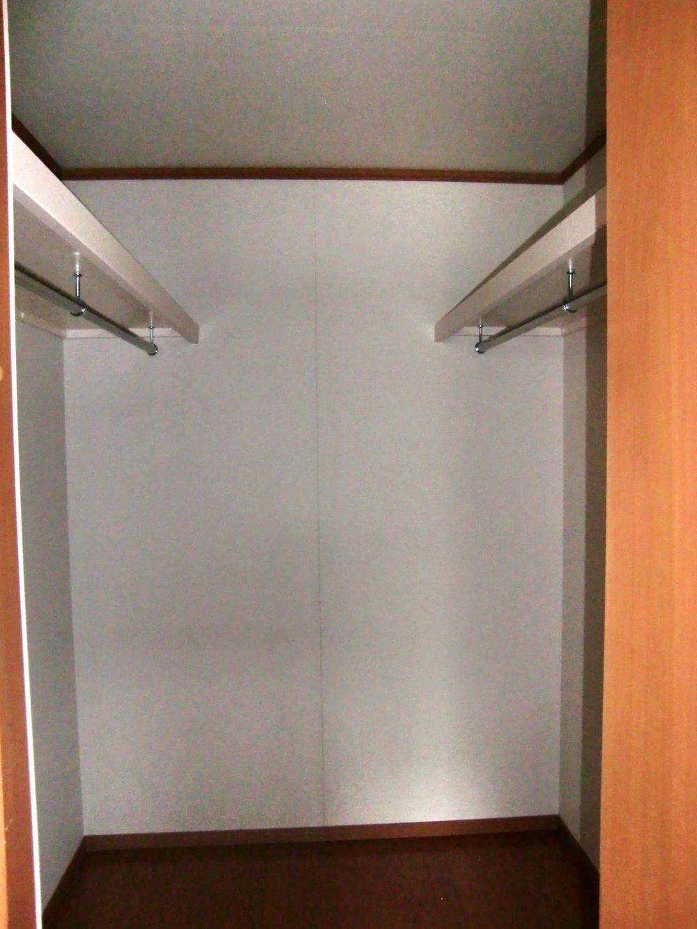 Receipt. There are housed in each room