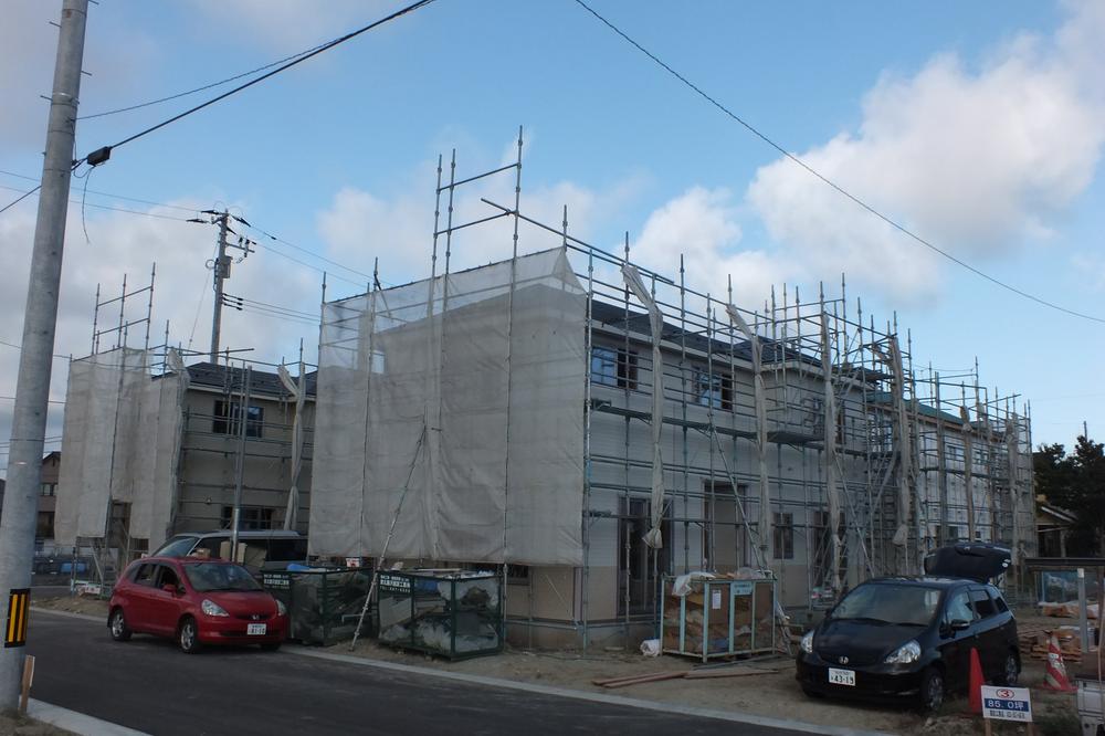 Local photos, including front road. Local (10 May 2013) Shooting