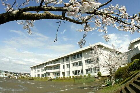 Junior high school. Shirakashidai 1700m until junior high school