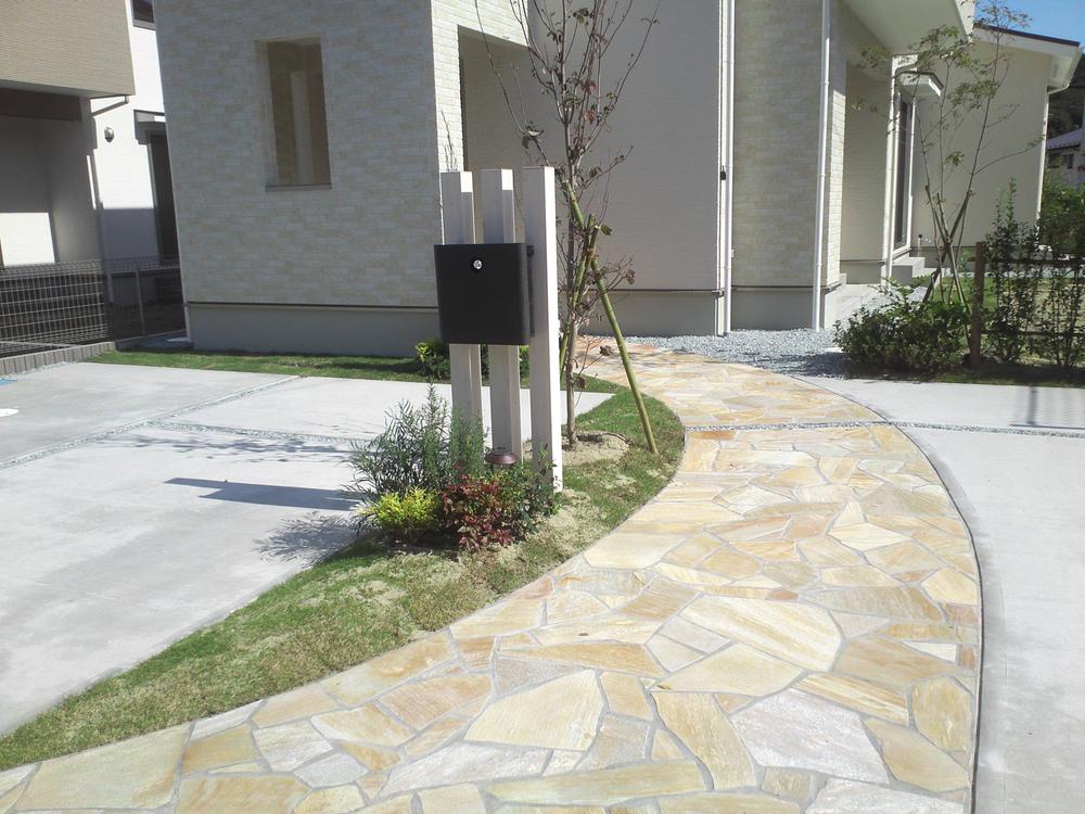 Bright approach paved the natural stone