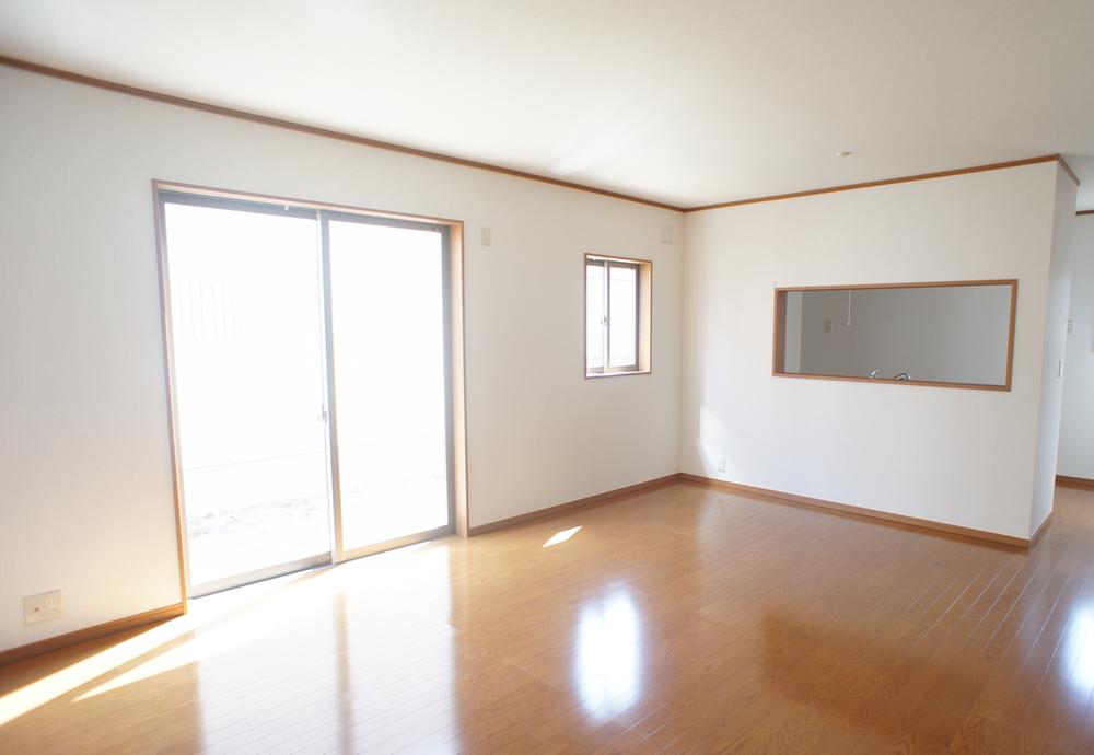 Living. The House manufacturer specification example