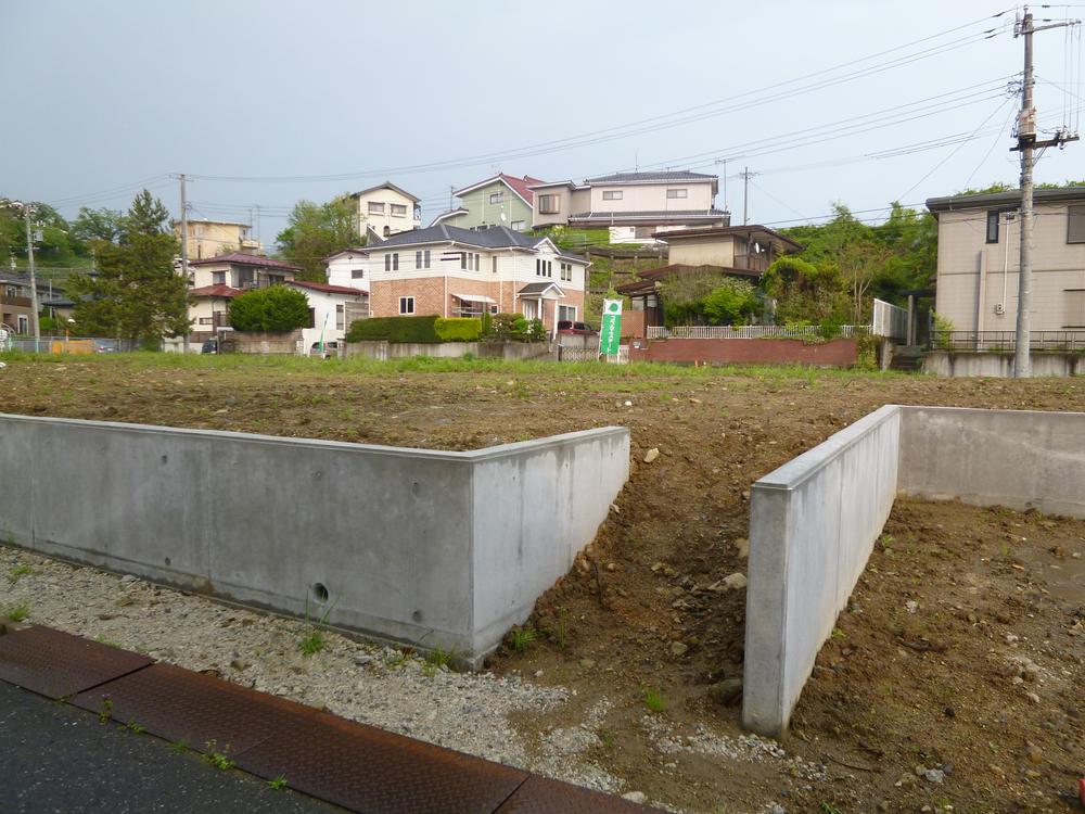 Local appearance photo. Local (May 2012) shooting