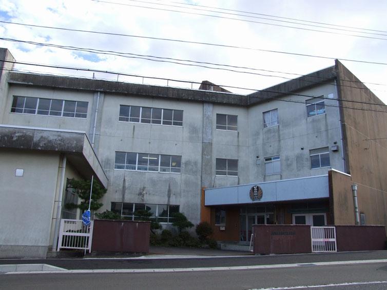 Primary school. Natori 760m stand Fuji until the hill elementary school