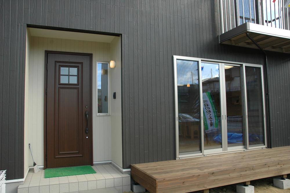 Local appearance photo. Entrance.