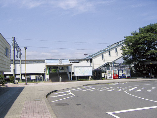 Other Environmental Photo. About 7 minutes 6100m car to JR Tohoku Line Museum waist Station