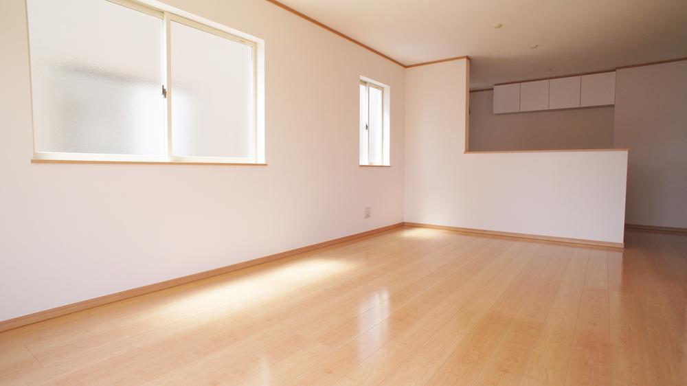 Same specifications photos (living)