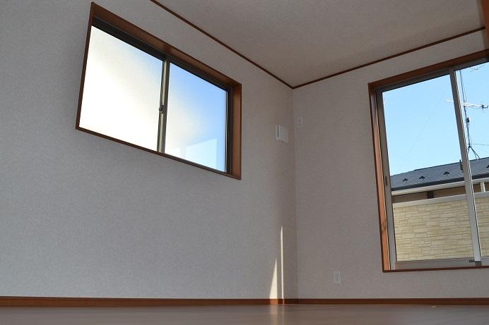 Non-living room. Same specifications Second floor room