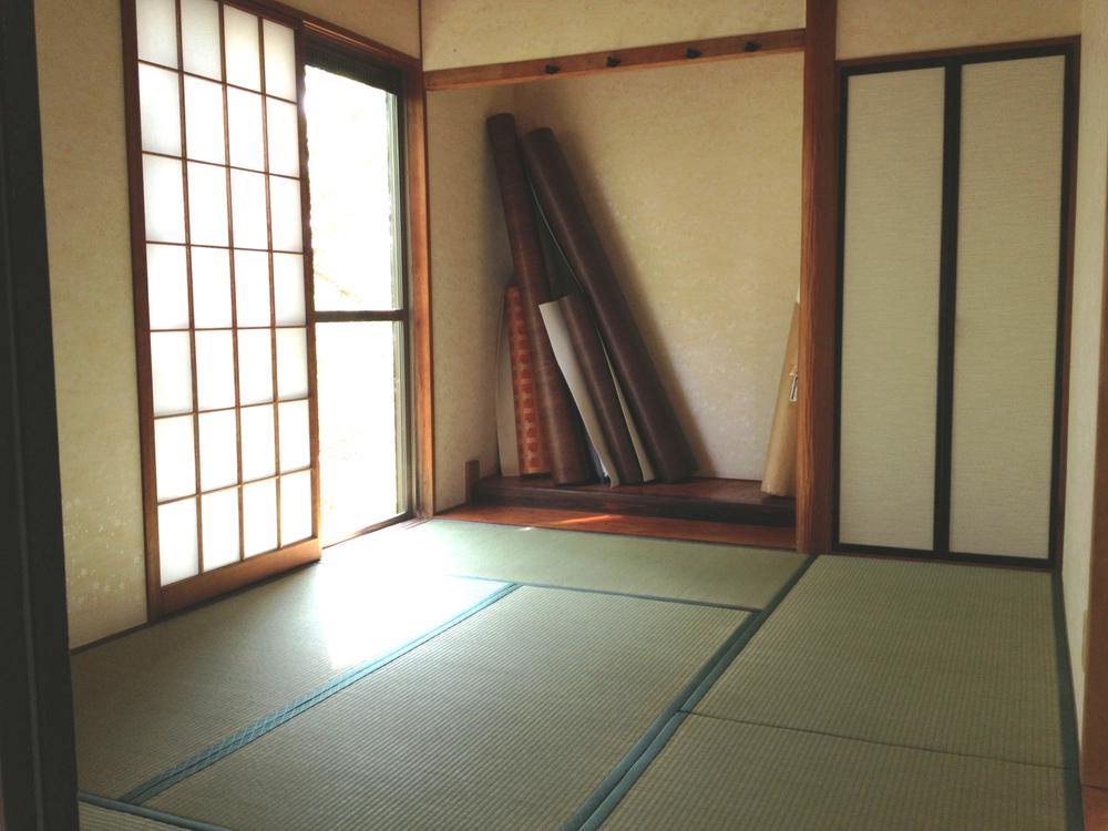 Non-living room. Japanese-style room (alcove, Storage Yes)
