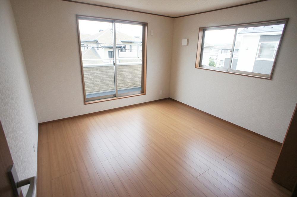 Same specifications photos (Other introspection). Western-style same specification example