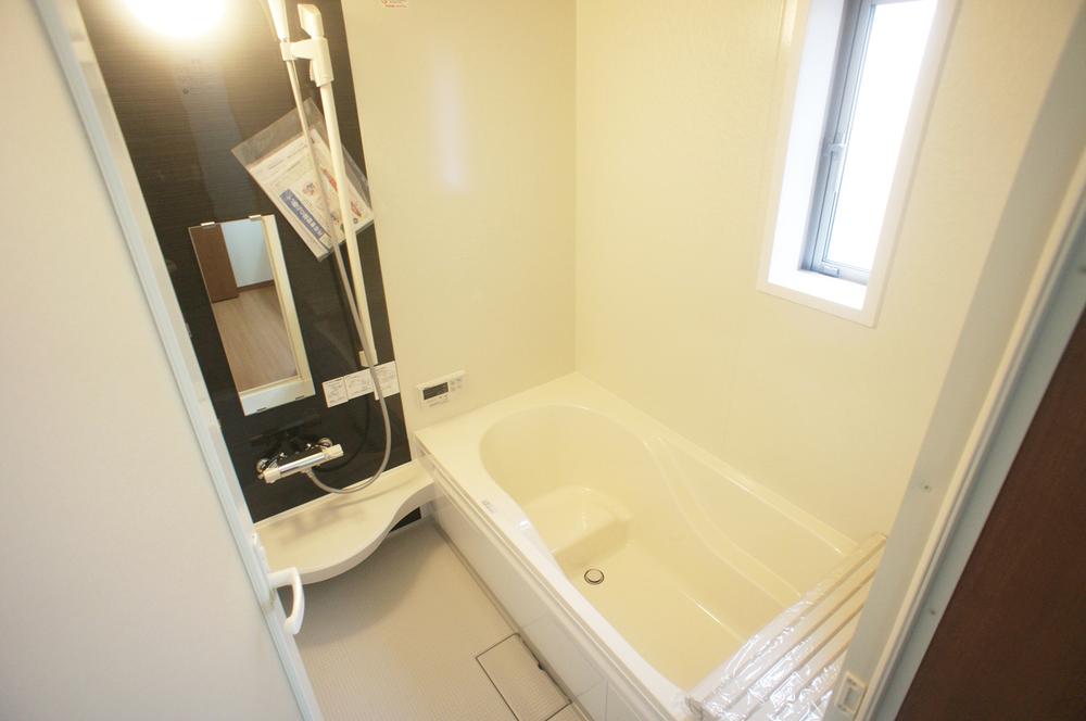 Same specifications photo (bathroom)