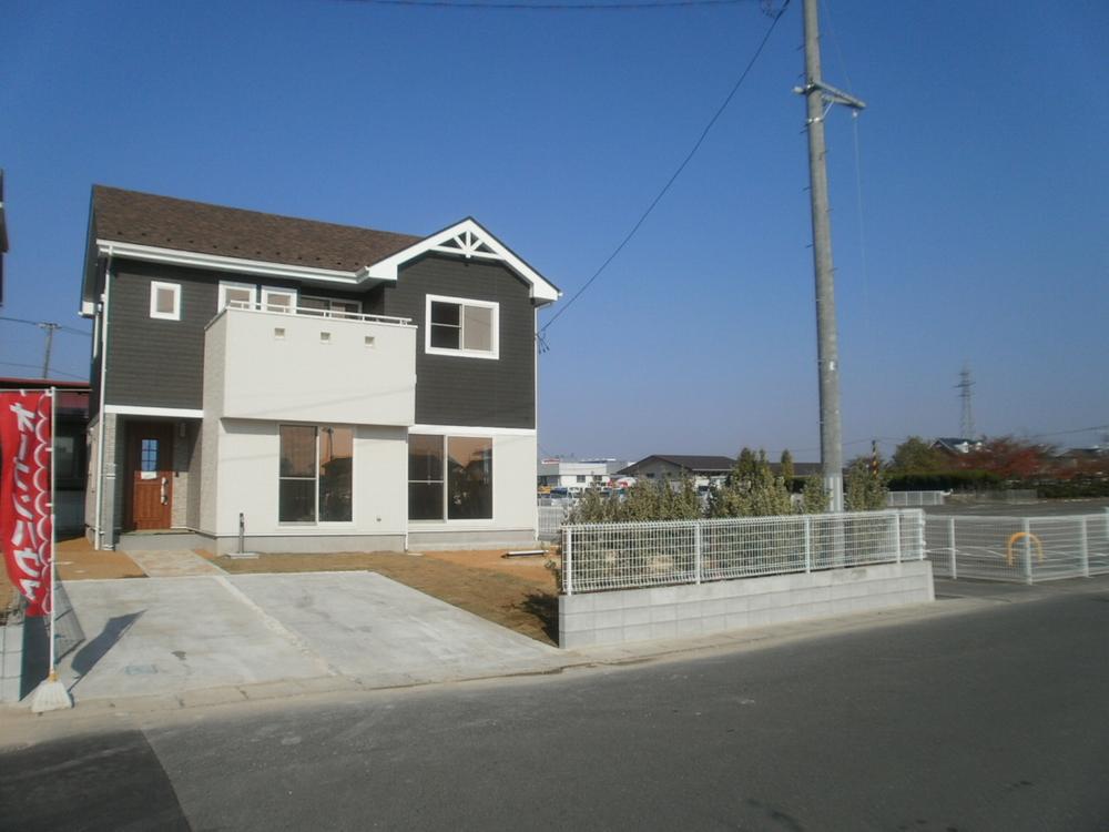 Local photos, including front road. Local (11 May 2013) Shooting