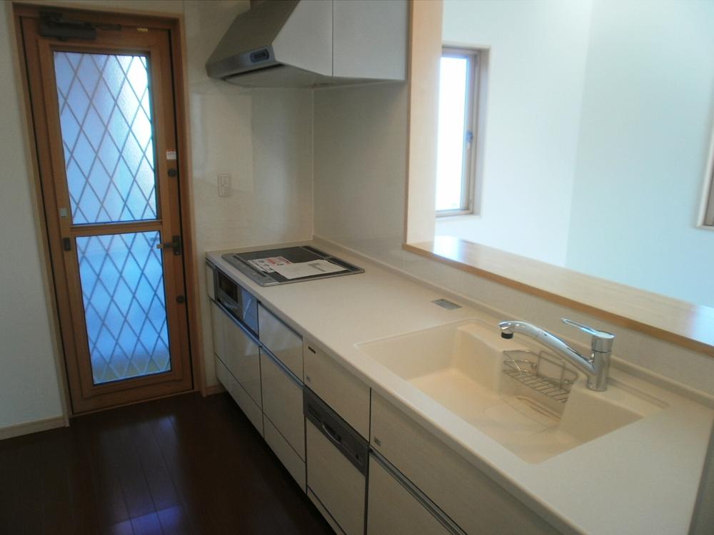 Kitchen. Indoor (11 May 2013) Shooting