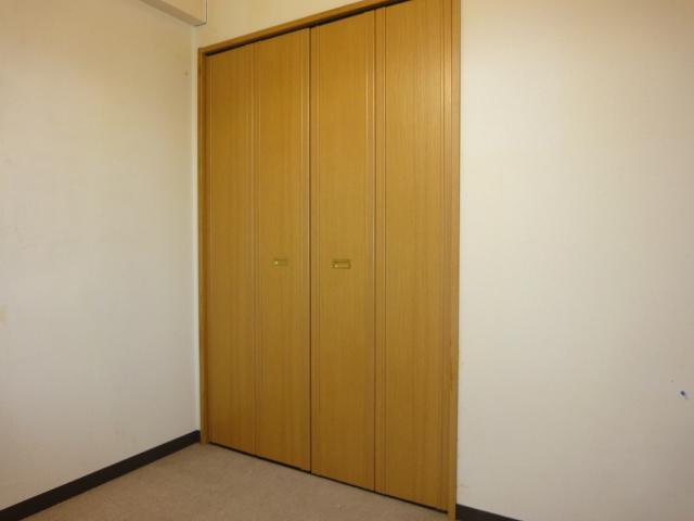 Non-living room. Western-style (renovation ago)