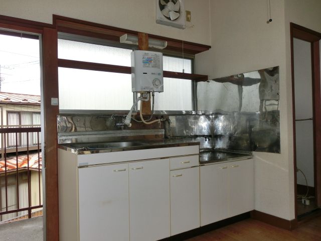 Kitchen. It is an economical city gas use.