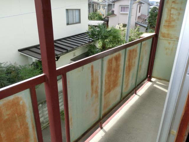 Balcony. It dries quickly and hang out the laundry on the south-facing veranda.