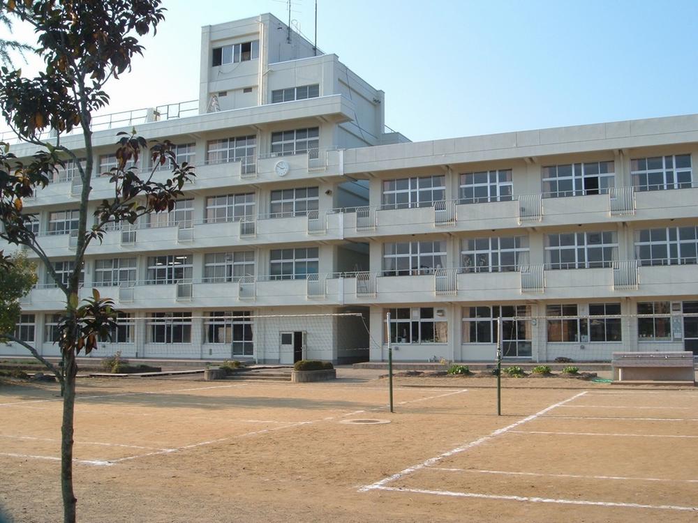 Junior high school. 3170m to Hirose Junior High School