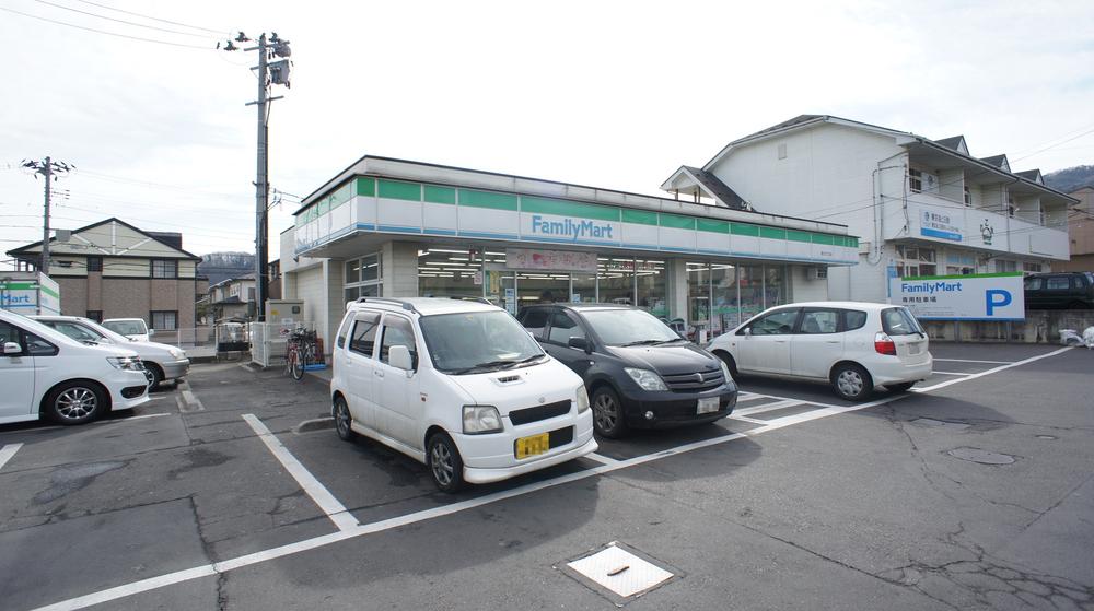 Convenience store. 424m to FamilyMart Kuryu 4-chome