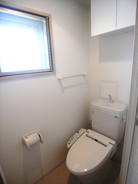 Toilet. There is no window to the current recruitment of the room.