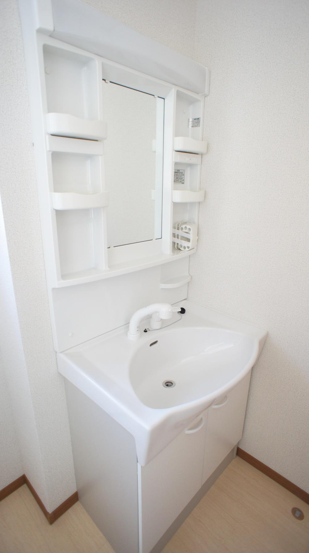 Wash basin, toilet