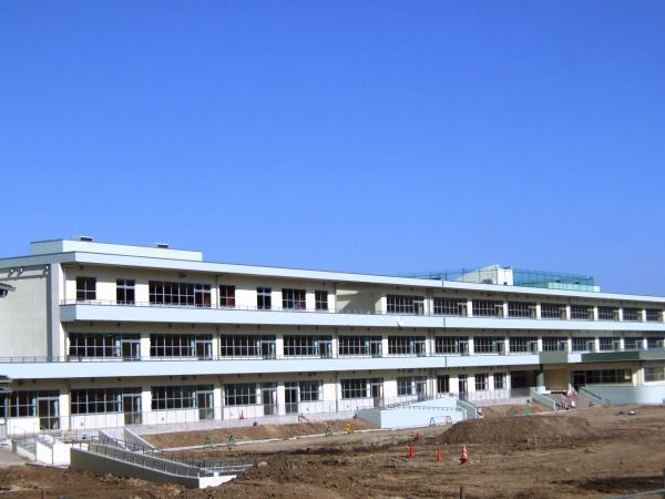 Primary school. Aiko until elementary school 1900m