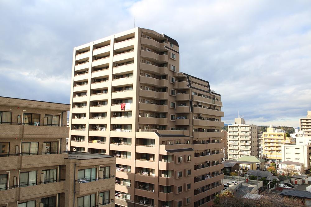View photos from the dwelling unit. View from the site (November 2013) Shooting
