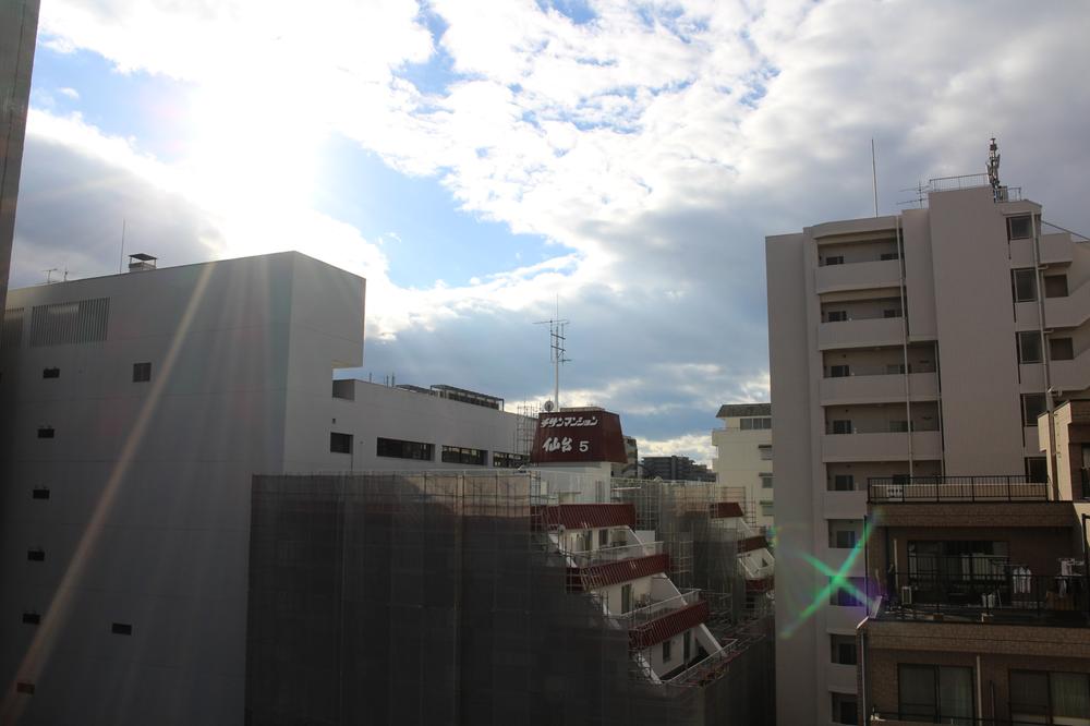 View photos from the dwelling unit. View from the site (November 2013) Shooting