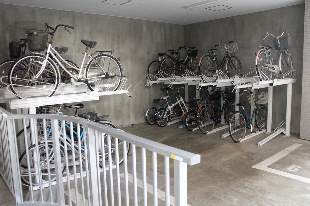 Other common areas. Bicycle parking (11 May 2013) Shooting