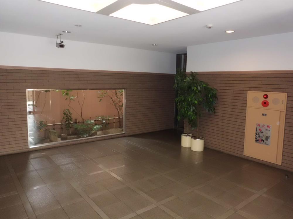 Entrance. Entrance Hall (July 2013) Shooting