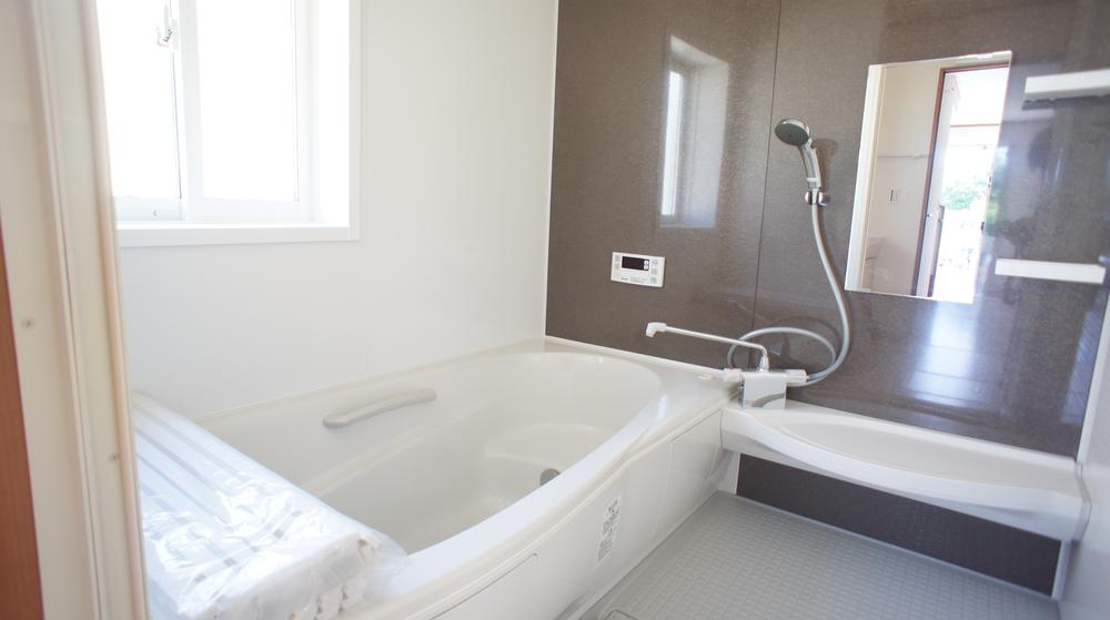 Same specifications photo (bathroom)