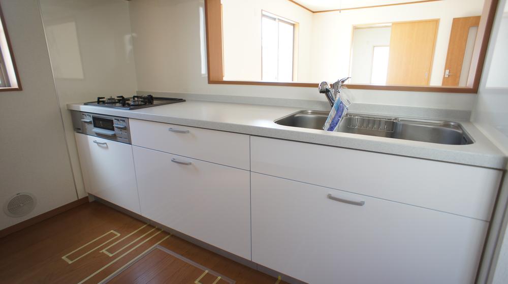 Same specifications photo (kitchen)
