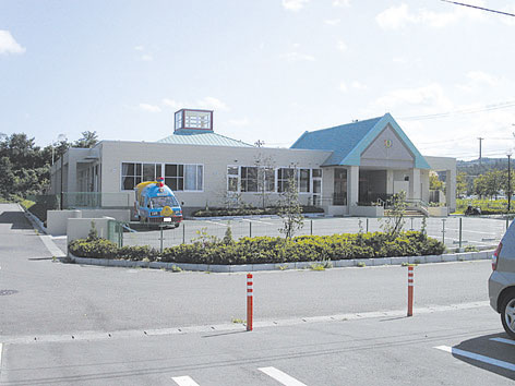 kindergarten ・ Nursery. Cosmos Nishiki nursery (in the town)