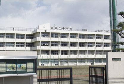 Junior high school. The second up to junior high school 2800m walk about 35 minutes