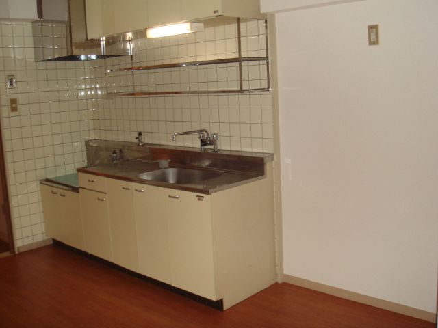 Kitchen. Two-burner stove is can be installed