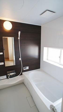 Same specifications photo (bathroom). Bathroom same specification example