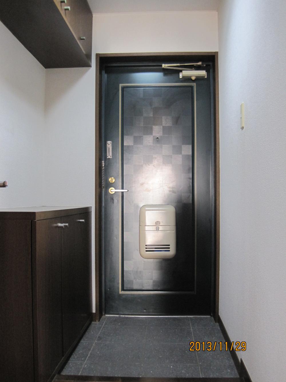 Entrance. Spacious entrance space